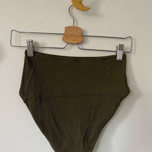 Joe Fresh High-waisted Bikini Top and Bottom - Picture 4 of 7